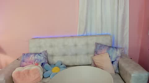 tiny_cora online show from 12-23-24, 04:39