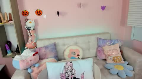 tiny_cora online show from 10-05-25, 04:27