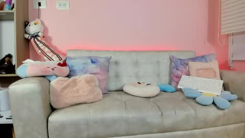 tiny_cora online show from 05-02-26, 04:34