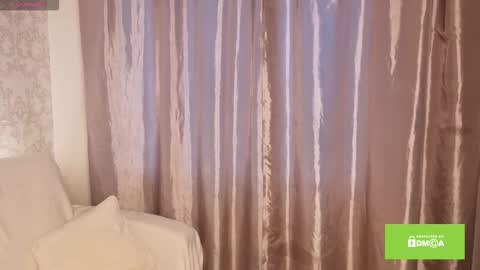 Snapshot of tiny_lilyy chatting on 11-25-25, 06:35 Lily online show from 11-25-25, 06:35