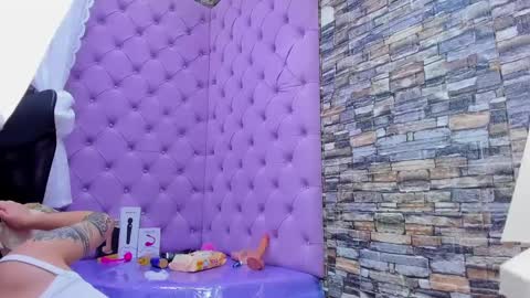 tiny online show from 01-14-25, 08:52