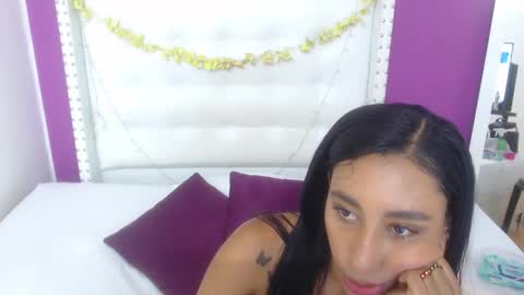tiny_sarah1 online show from 10-27-25, 11:52