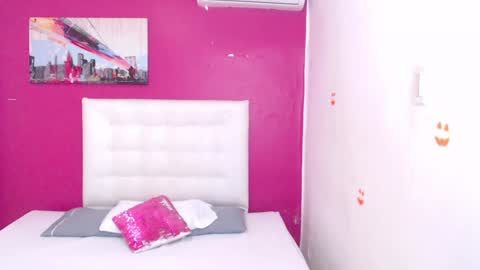 tiny_whore18 online show from 01-06-25, 02:47