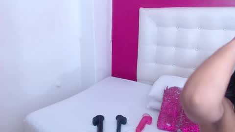 tiny_whore18 online show from 03-11-25, 06:43