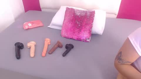 tiny_whore18 online show from 10-02-25, 04:03