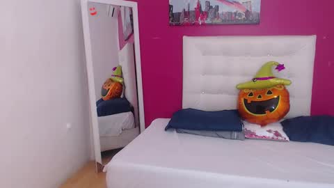 tiny_whore18 online show from 11-15-25, 10:12