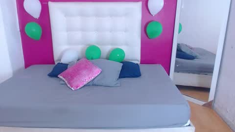 Snapshot of tiny_whore18 chatting on 03-10-26, 05:51 tiny_whore18 online show from 03-10-26, 05:51