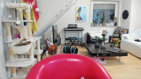 Tiny online show from 09-15-25, 04:12