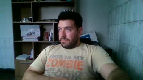 Snapshot of tinycock661212 chatting on 09-23-25, 08:23 Benja online show from 09-23-25, 08:23