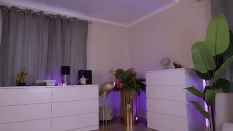 Anissa online show from 06-18-26, 03:27