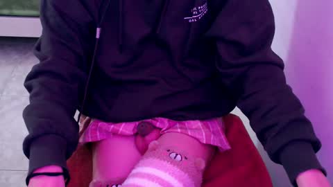 tinyfemboy online show from 02-21-25, 08:38