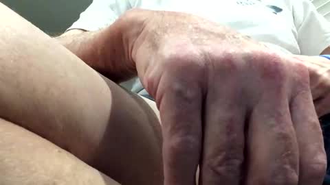 Snapshot of tinyjack_61 chatting on 09-30-25, 10:42 Tiny Jack online show from 09-30-25, 10:42