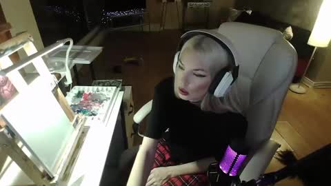 stage Kylie Sinner  brand CLITBAIT online show from 02-02-25, 10:49