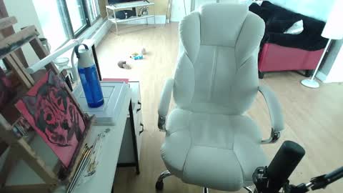 stage Kylie Sinner  brand CLITBAIT online show from 02-03-25, 04:20