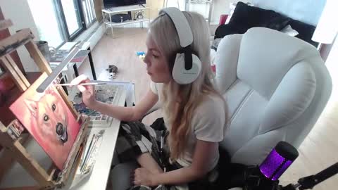 stage Kylie Sinner  brand CLITBAIT online show from 02-05-25, 12:49