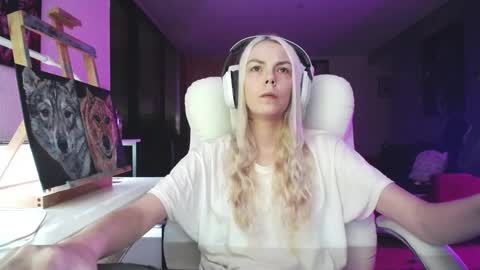 stage Kylie Sinner  brand CLITBAIT online show from 10-05-25, 10:40