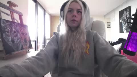 stage Kylie Sinner  brand CLITBAIT online show from 10-26-25, 06:25