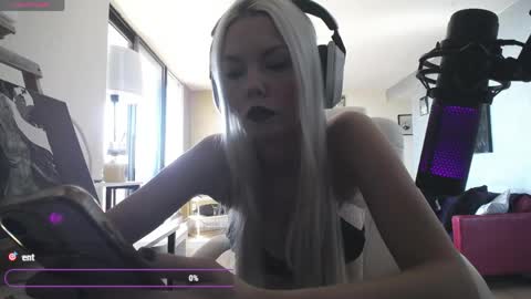 stage Kylie Sinner  brand CLITBAIT online show from 05-09-26, 07:08