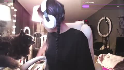 stage Kylie Sinner  brand CLITBAIT online show from 06-16-26, 01:19