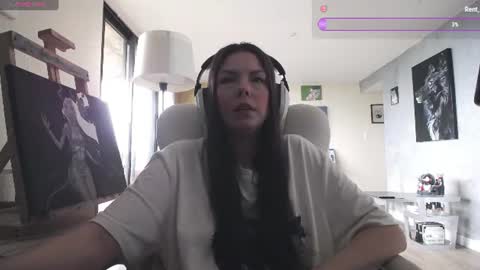 stage Kylie Sinner  brand CLITBAIT online show from 06-20-26, 06:54