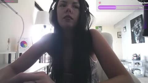 stage Kylie Sinner  brand CLITBAIT online show from 07-07-26, 07:40