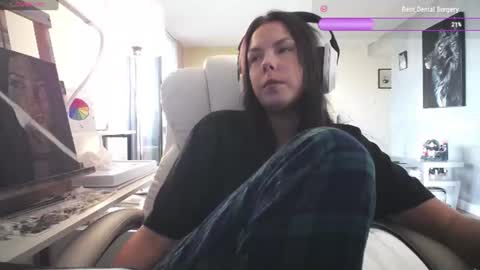 stage Kylie Sinner  brand CLITBAIT online show from 07-21-26, 09:33