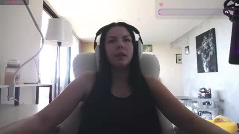 stage Kylie Sinner  brand CLITBAIT online show from 08-04-26, 05:26