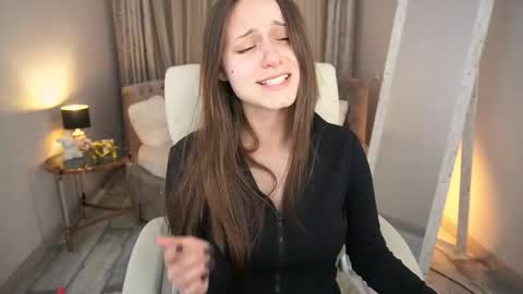 tinynataliee online show from 05-06-26, 03:39