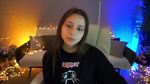 tinynataliee online show from 05-18-26, 04:18