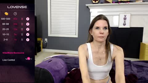 Snapshot of tinyvixxen chatting on 01-16-25, 11:37 V - Read the bio please thanks. online show from 01-16-25, 11:37