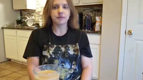 Snapshot of tinywithtiddies chatting on 10-21-25, 01:34 tinywithtiddies online show from 10-21-25, 01:34