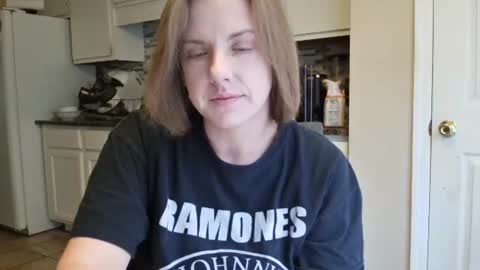 Snapshot of tinywithtiddies chatting on 10-26-25, 02:12 tinywithtiddies online show from 10-26-25, 02:12