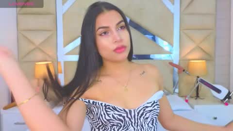 Snapshot of tiphani_walker_ chatting on 09-25-25, 12:03 Tiphani Walker online show from 09-25-25, 12:03