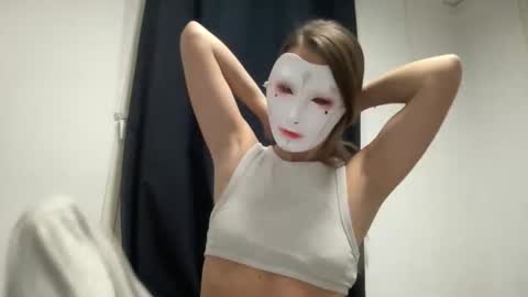 Snapshot of tipsytinkerbell chatting on 10-26-25, 03:23 Tinks online show from 10-26-25, 03:23