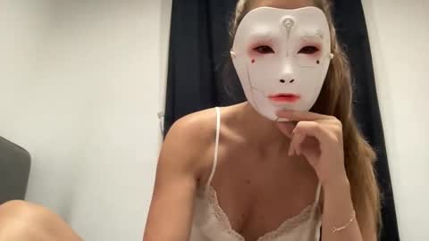 Snapshot of tipsytinkerbell chatting on 10-26-25, 09:31 Tinks online show from 10-26-25, 09:31