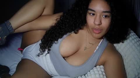 Snapshot of tittyt888 chatting on 01-06-26, 04:27 Talia online show from 01-06-26, 04:27