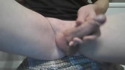 Snapshot of tittyzandbeer chatting on 12-04-25, 10:13 tittyzandbeer online show from 12-04-25, 10:13