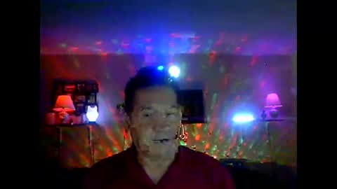 Snapshot of tkthedj chatting on 10-05-25, 10:07 TK online show from 10-05-25, 10:07