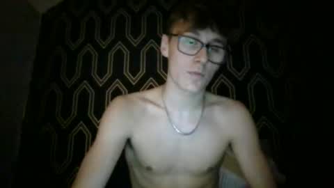 Snapshot of tladuk chatting on 10-14-25, 11:27 tladuk online show from 10-14-25, 11:27