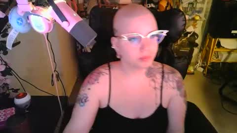 Snapshot of toasty696969 chatting on 10-13-25, 11:27 toasty696969 online show from 10-13-25, 11:27
