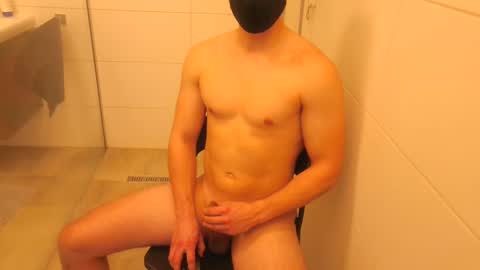 Snapshot of tobi_fit chatting on 01-25-25, 02:36 Tobi online show from 01-25-25, 02:36
