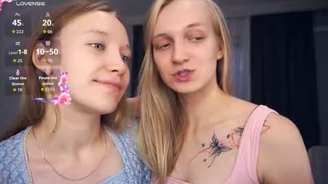 Snapshot of tobicovitt chatting on 09-25-25, 06:28 Mary online show from 09-25-25, 06:28