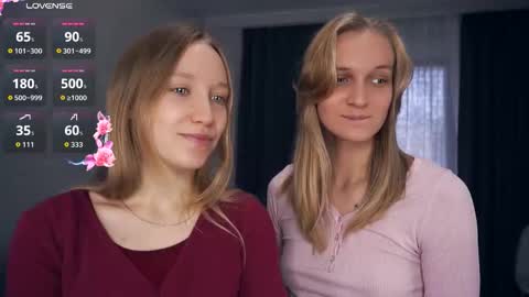 Snapshot of tobicovitt chatting on 10-11-25, 06:56 Mary online show from 10-11-25, 06:56