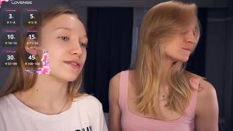 Snapshot of tobicovitt chatting on 10-13-25, 06:13 Mary online show from 10-13-25, 06:13