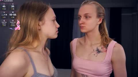 Snapshot of tobicovitt chatting on 10-21-25, 06:14 Mary online show from 10-21-25, 06:14