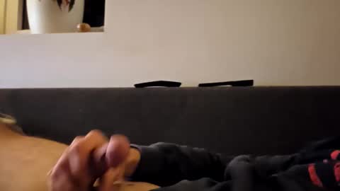 Snapshot of toc_toc_toc chatting on 10-16-25, 03:18 Alfie online show from 10-16-25, 03:18