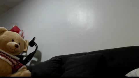 LuckyLaura online show from 12-17-25, 08:37