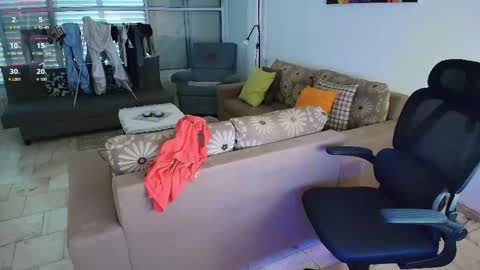 Snapshot of todd_dantes chatting on 01-10-26, 05:42 Todd online show from 01-10-26, 05:42