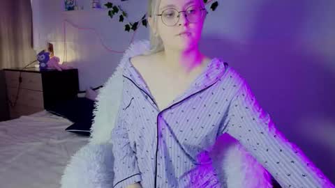 Lisli online show from 09-20-25, 07:09