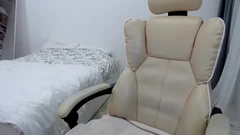 Arina online show from 01-25-25, 07:07